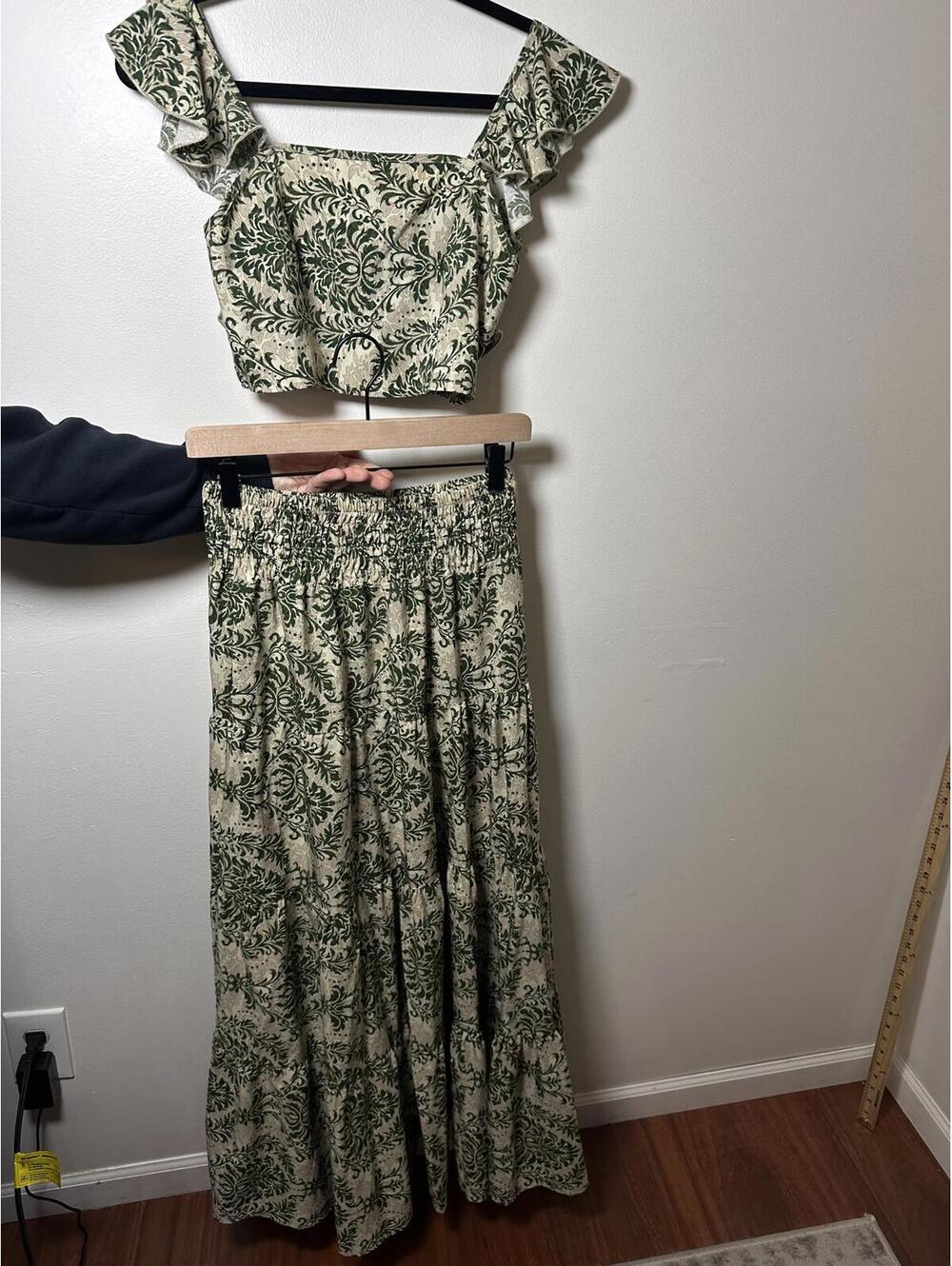 SHEIN Green and Cream Floral Print Two-Piece Set - Size S - Picture 1 of 3